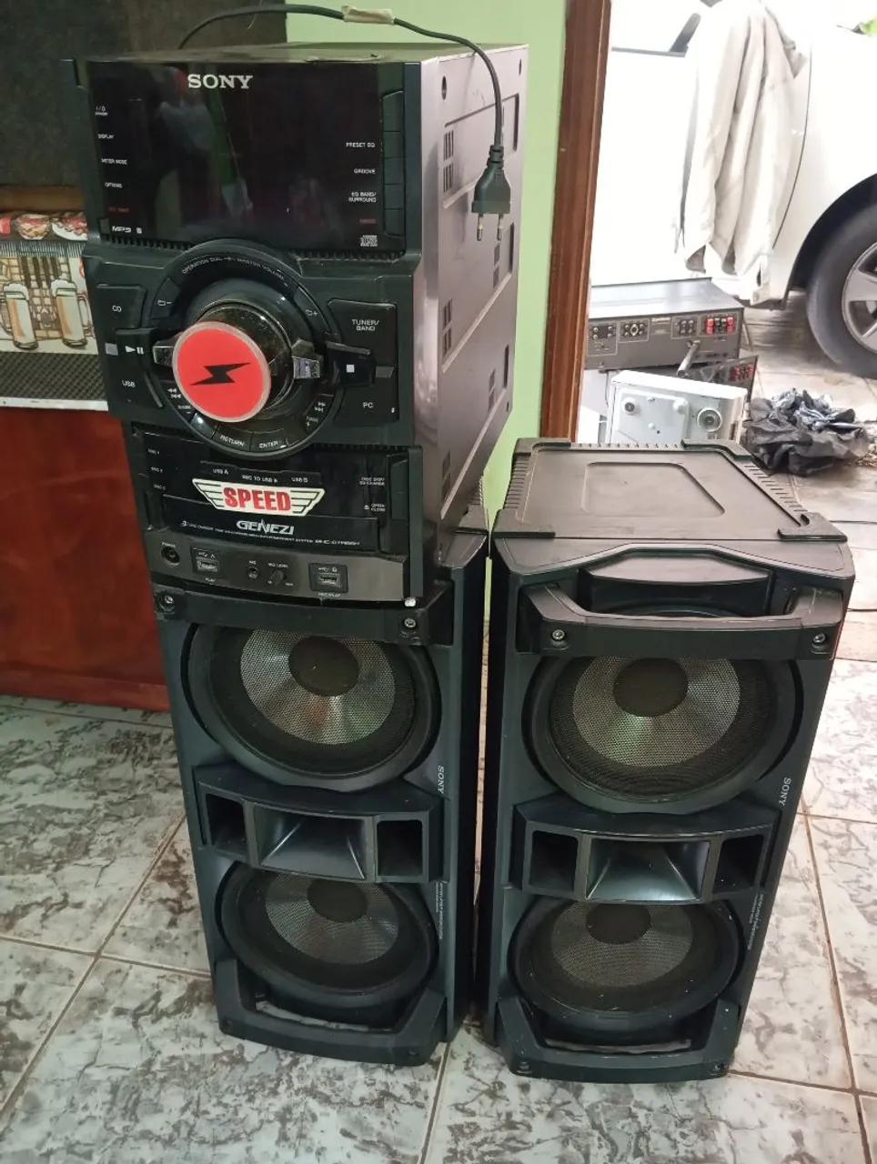Mini System Sony Genezi com caixas de som