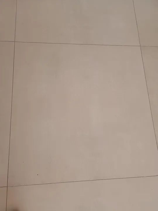 Revestimento Cerâmico 74 x 74 Cinza   - Foto 4