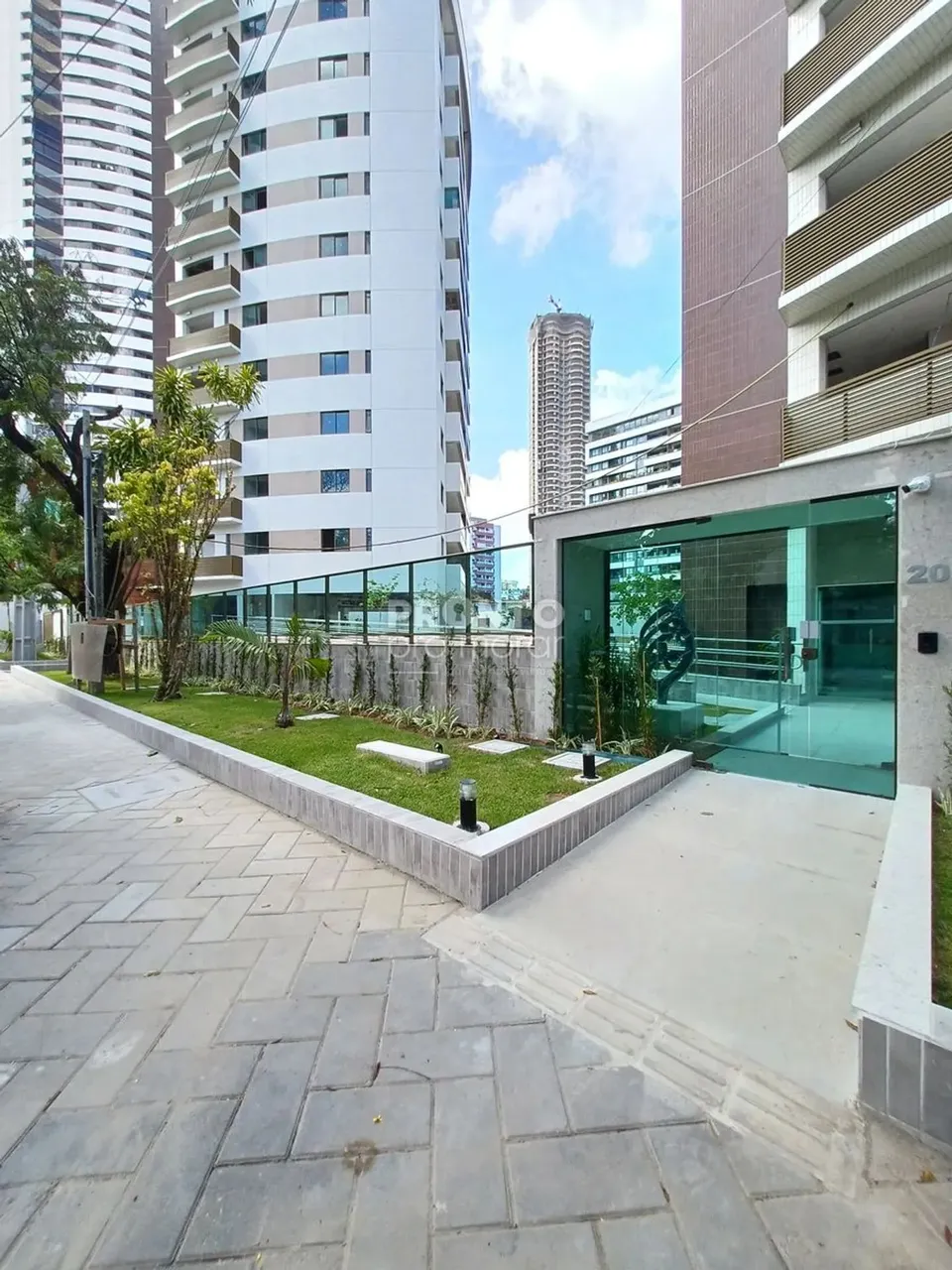 Apartamento à Venda Edf.Aurora Casa Forte com 4 quartos 3 Suítes 2 vagas em Poço - Recife