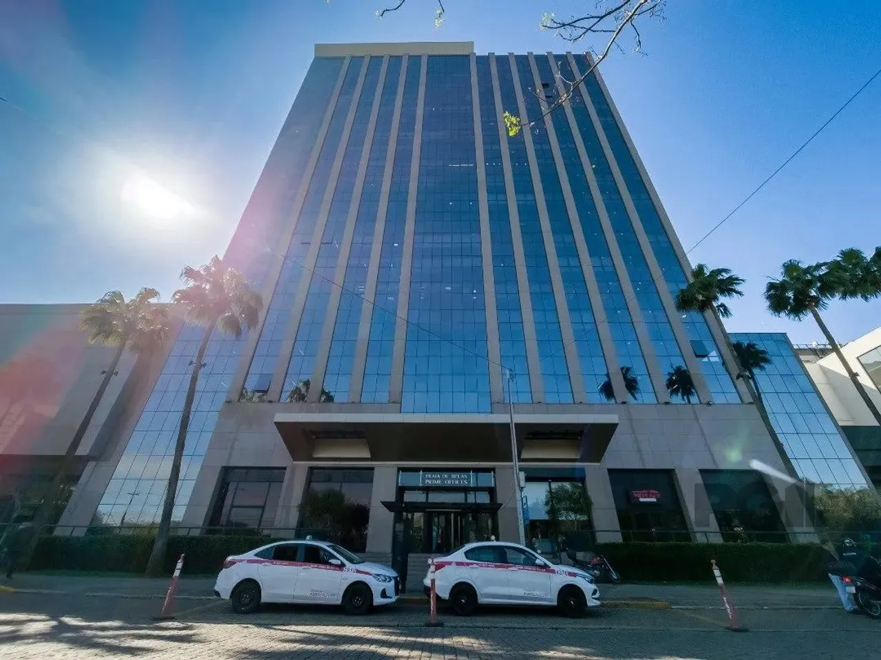 Excelente salas comerciais unificadas mobiliadas no Praia de belas Prime Offices em Porto