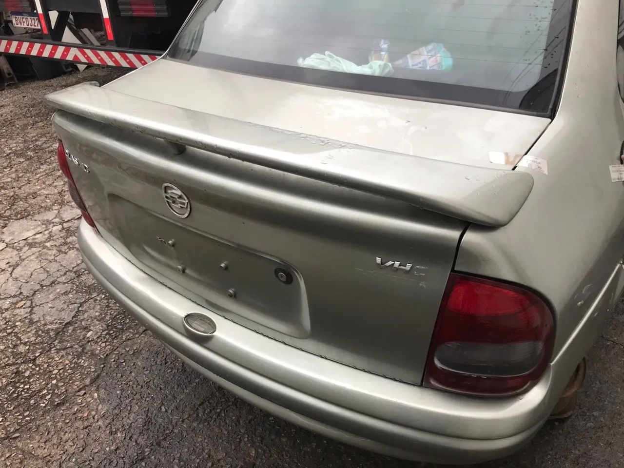 Tampa Porta Malas Corsa Sedan - Foto 3