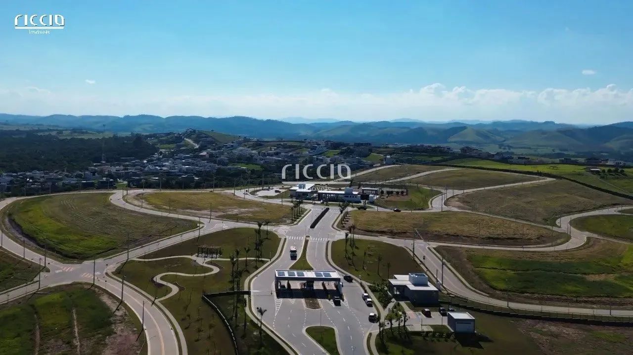 Terreno em cond. Terras Alpha de Esquina com 505,00 m² em Declive com Vista para as Montan
