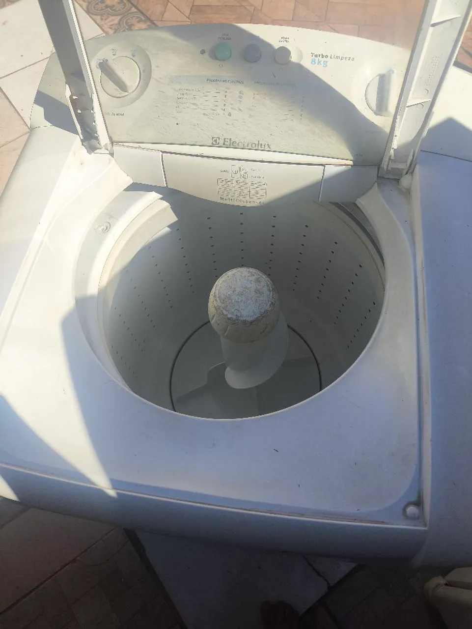 Máquina de Lavar Electrolux Turbo Limpeza 8kg
