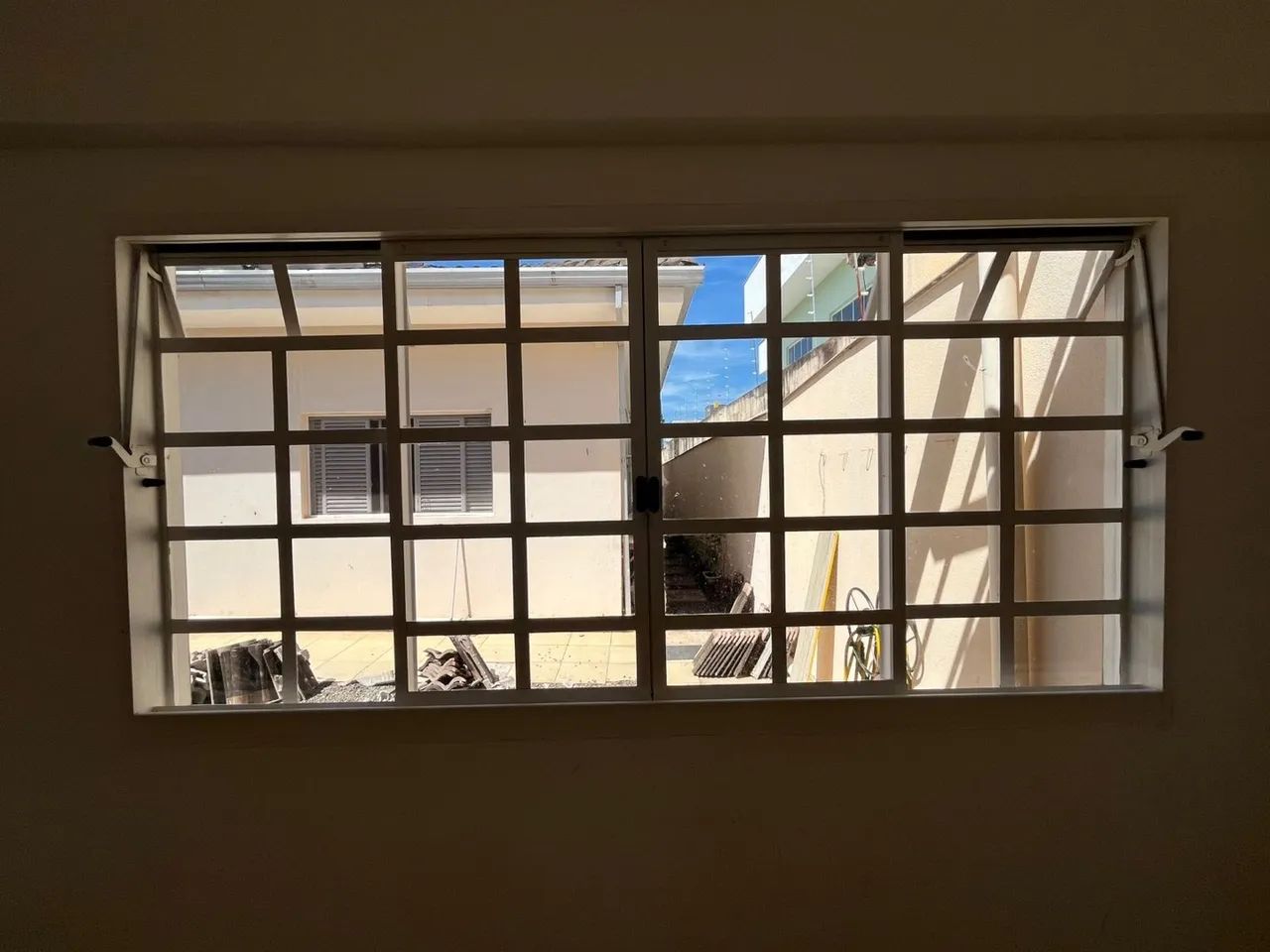 Janelas de Alumínio com Grade