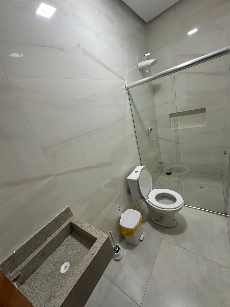 ALUGO APTO POR TEMPORADA - LOCALIZAÇÃO CENTRAL PERTO DE TUDO - Foto 4