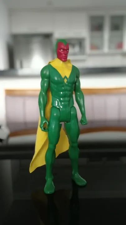 Visão - Hasbro - Vingadores - 30cm - Foto 3
