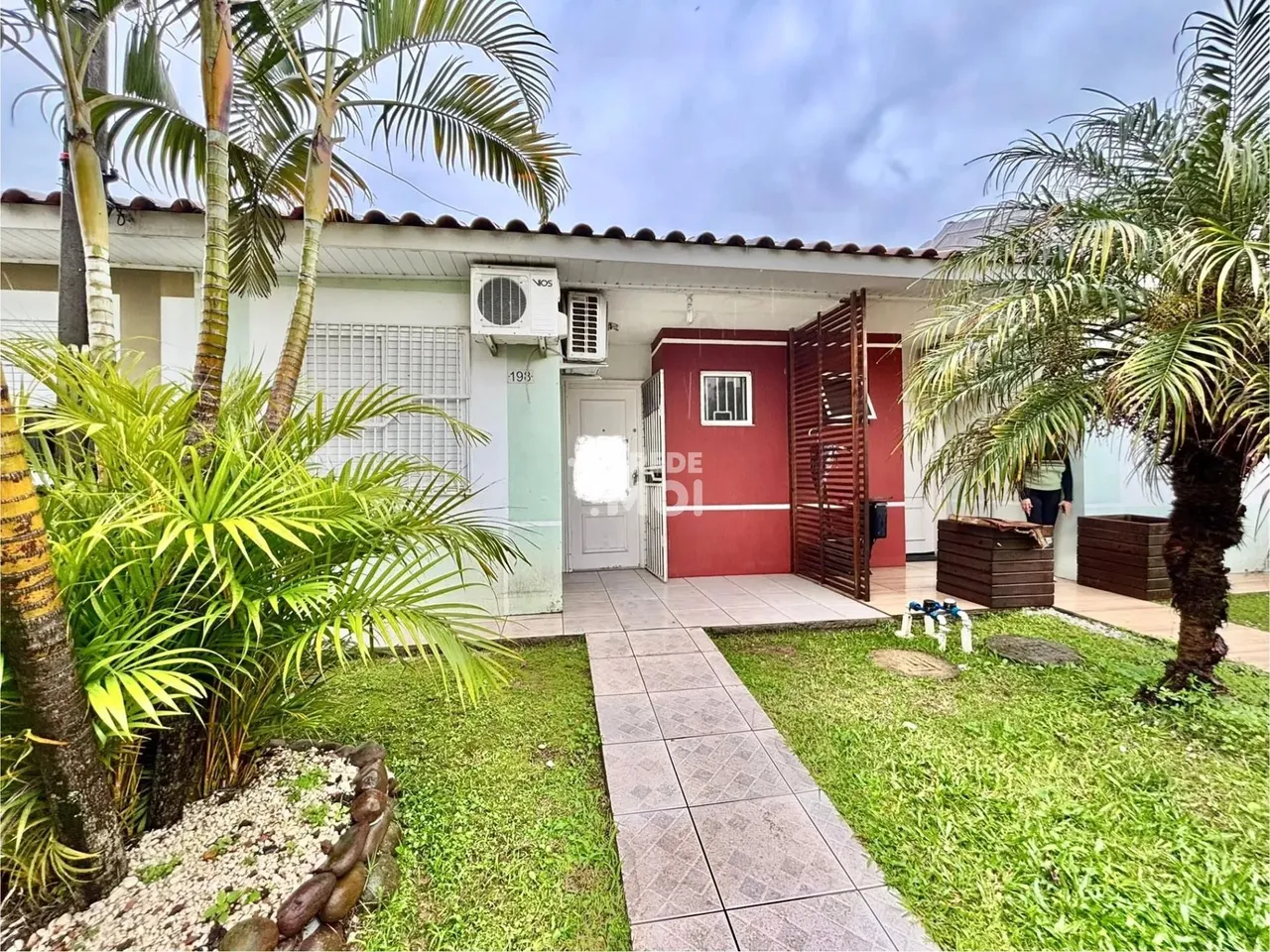 Casa em condomínio mobiliada para locação!