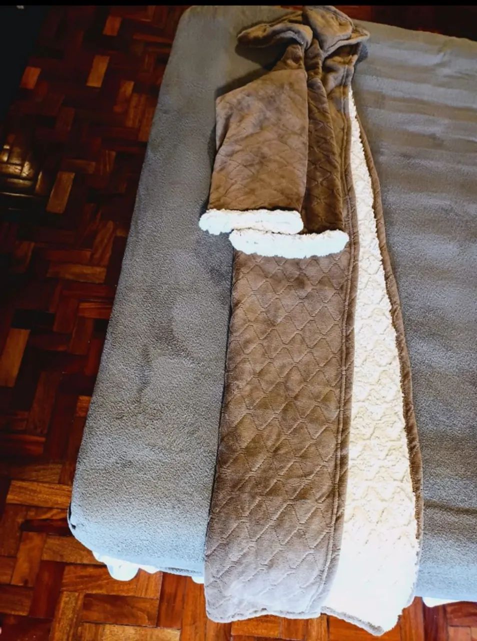 Cobertor com mangas bem quentinho