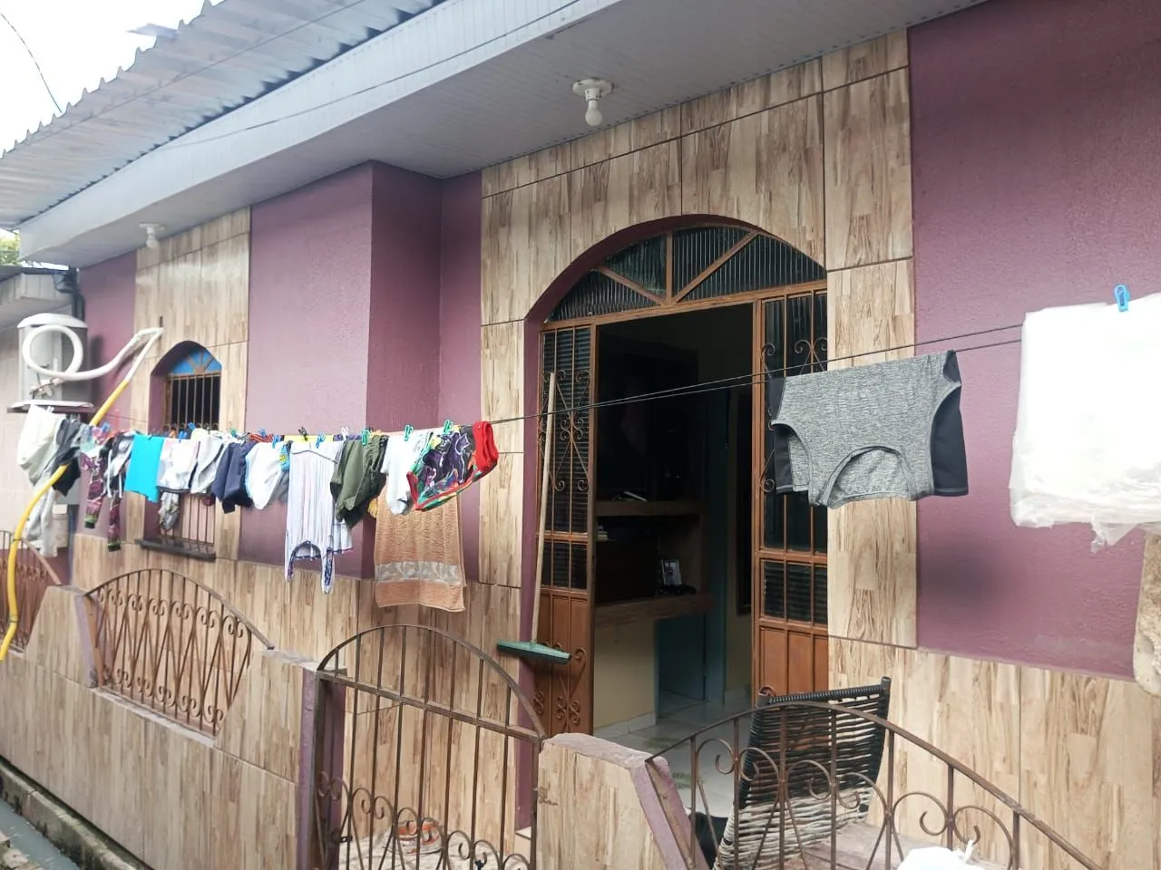 Vendo casa no zumbi 3 próximo ao T5