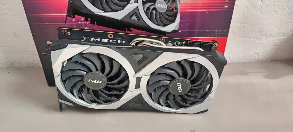 Placa de vídeo AMD 6750xt 12 gb 