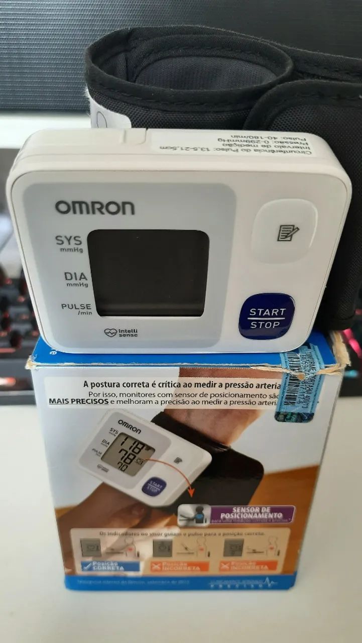 Monitor de Pressão Arterial de Pulso HEM-6124 Omron