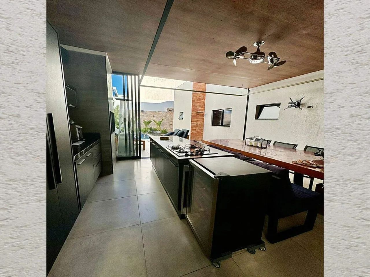 Casa ultra moderna com 250 m², 3 dormitórios sendo 1 suíte, piscina com iluminação à venda - Foto 6