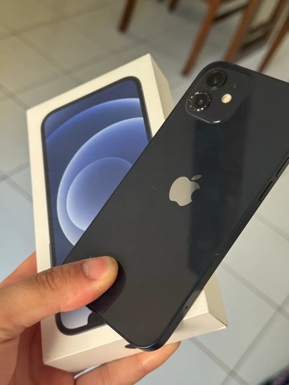 iPhone 12 64 Gigas com Caixa e Cabo original Apple - Celulares e