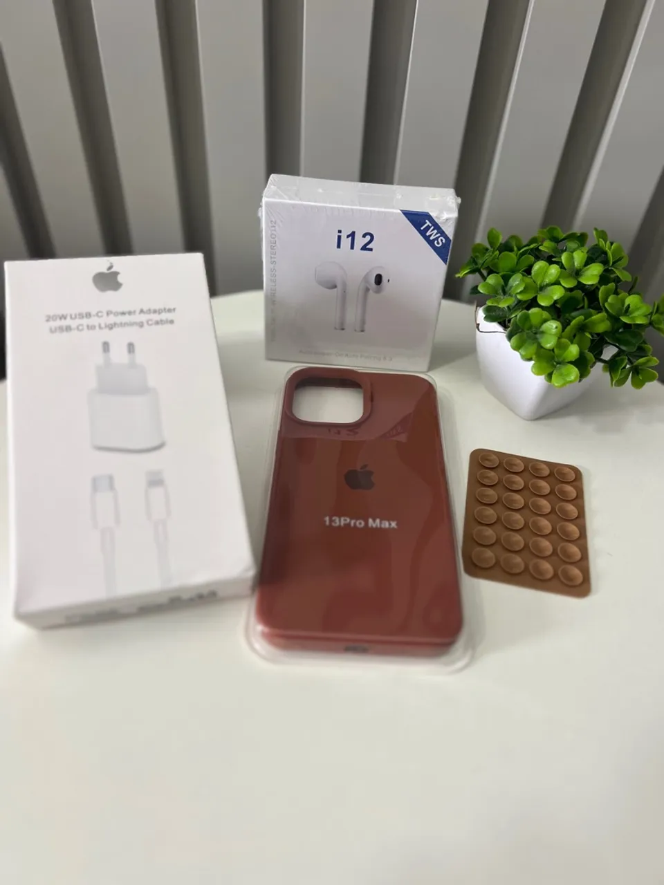 Kit Completo iPhone 13 Pro Max: Capinha, Carregador e Fones