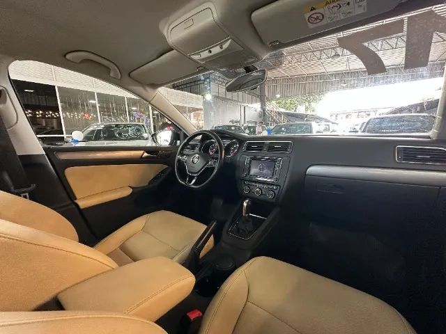 VW JETTA 1.4 COMFORTLINE - INTERIOR CARAMELO