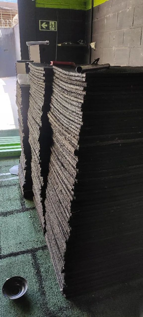 140 Placas de piso emborrachado 50x50 15mm 