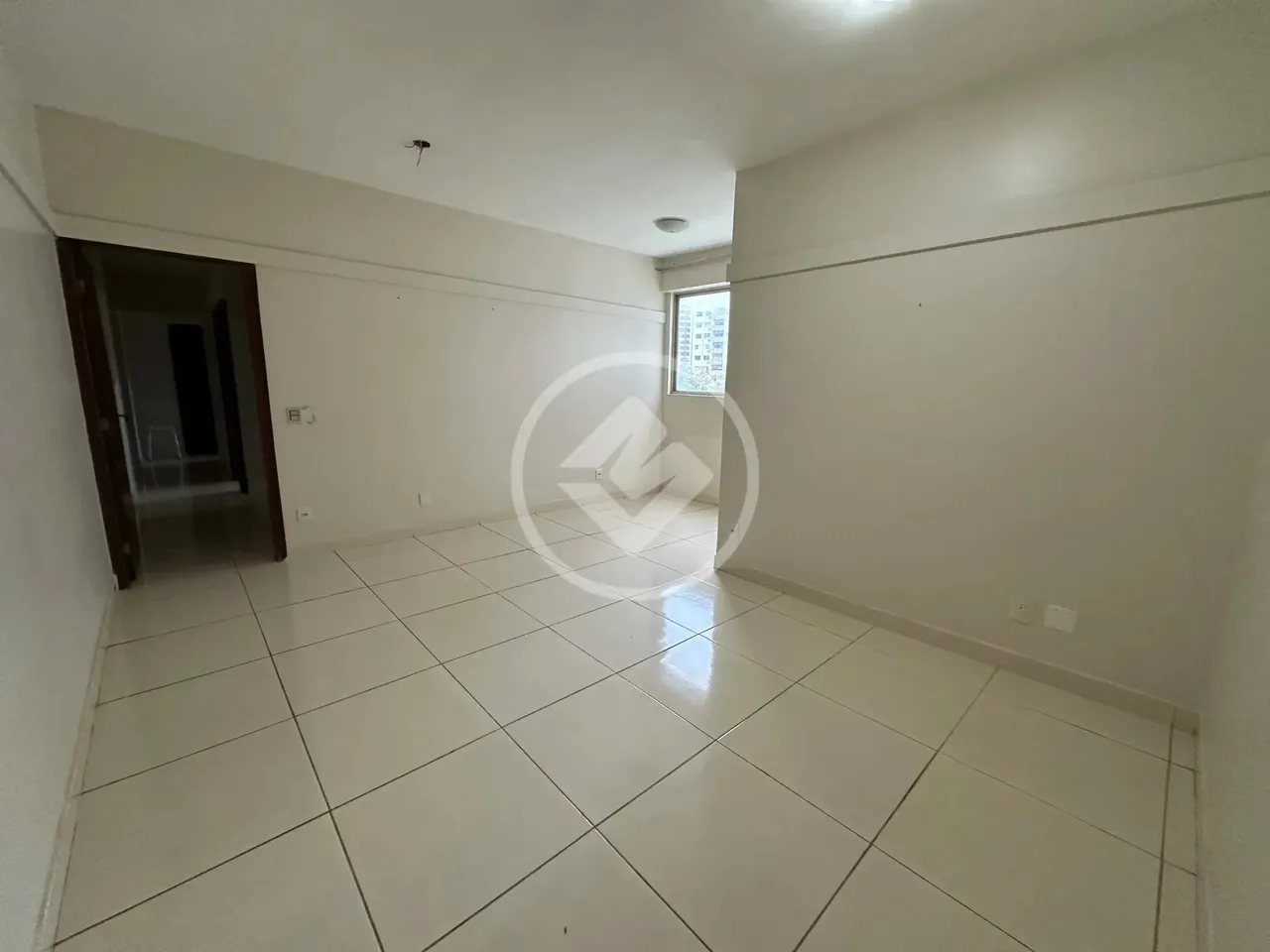 Apartamento no centro com excelente localização, 109m², 3 quartos, sendo 1 suíte, ampla sa