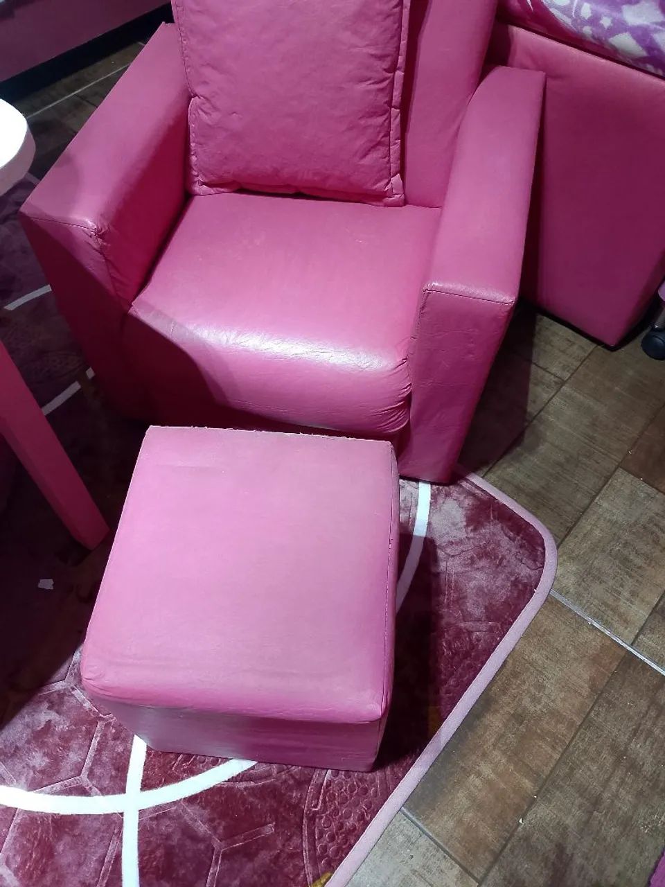 Poltrona Infantil Rosa com Puff