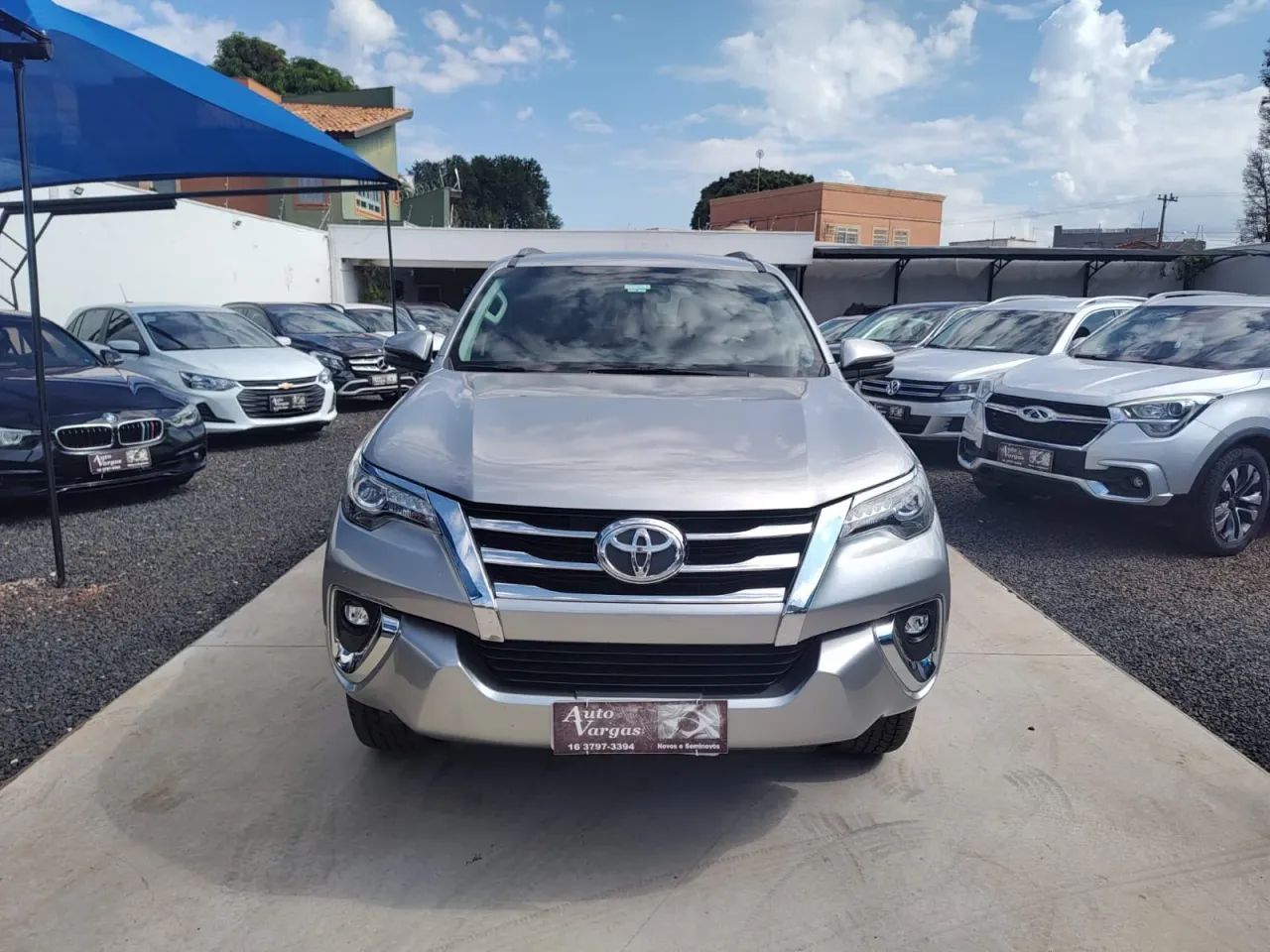 TOYOTA HILUX SW4 2.8 SRX 4X4 7 LUGARES 16V TURBO INTERCOOLER DIESEL 4P AUTOMÁTICO PRATA 2 - Foto 2