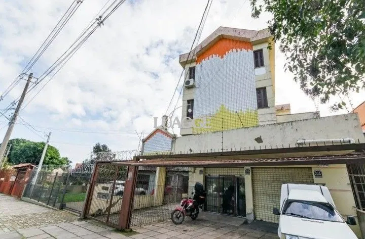 APARTAMENTO SEMIMOBILIADO PARA LOCAÇÃO NO BAIRRO CAVALHADA - PISO LAMINADO - 60M² ÁREA PRI