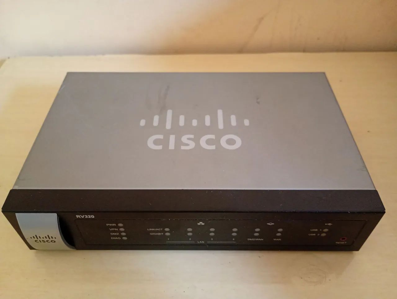 roteador VPN Dual Gigabit WAN Cisco RV320.  - Foto 4