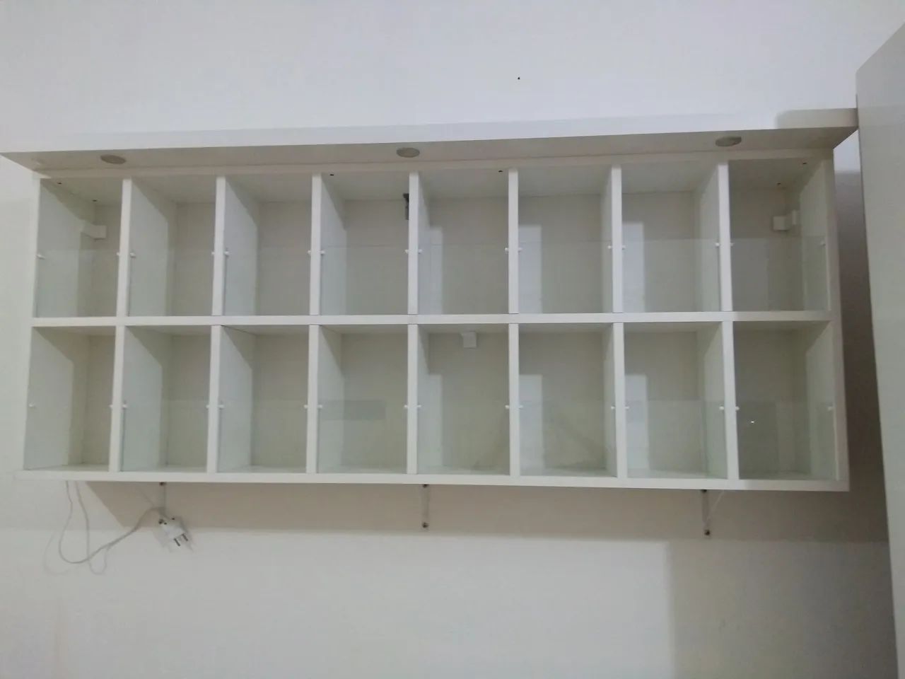 Armário aéreo expositor de pequenos itens com led( semi novo)