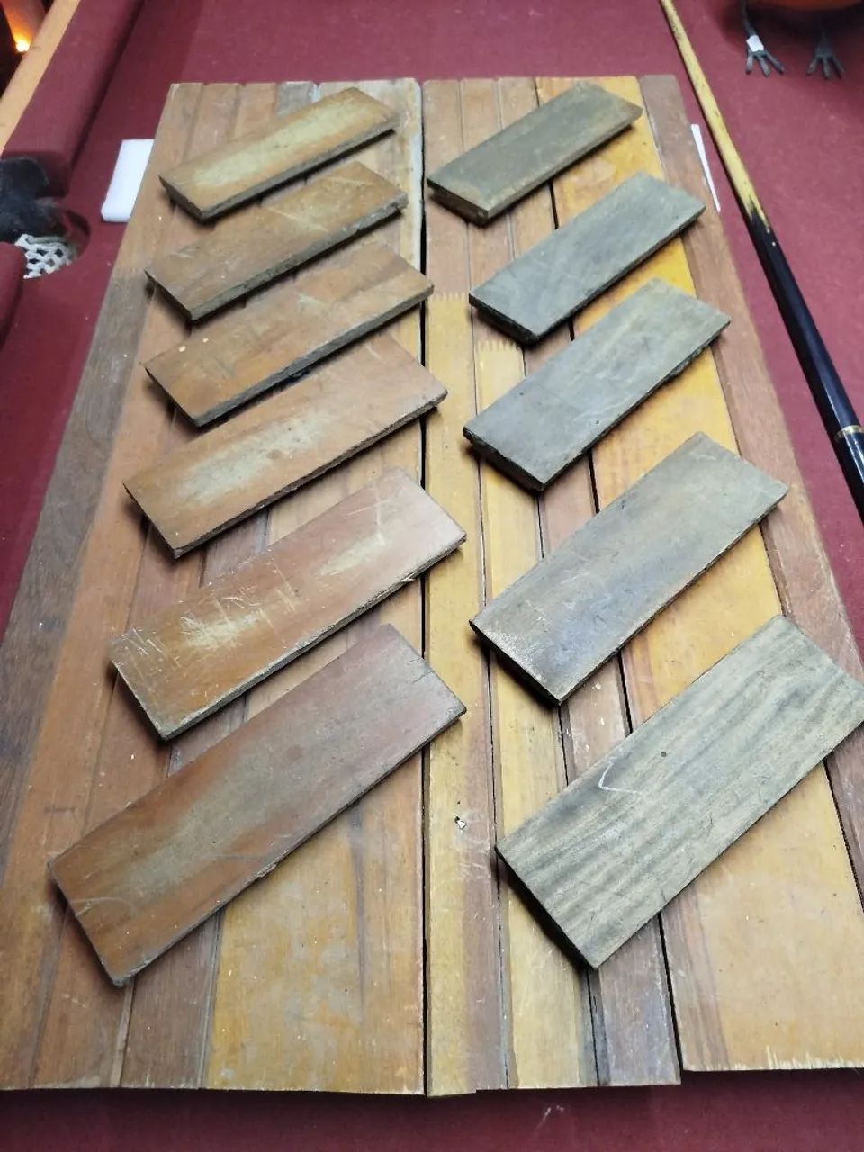 Tacos piso de madeira reposição usado 21x7 valor unitário R$ 2,00