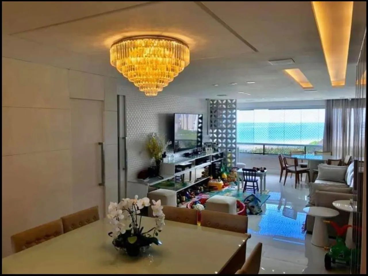 Belíssimo apartamento com vista mar todo reformado de 3 quartos na Ponta do Farol!!