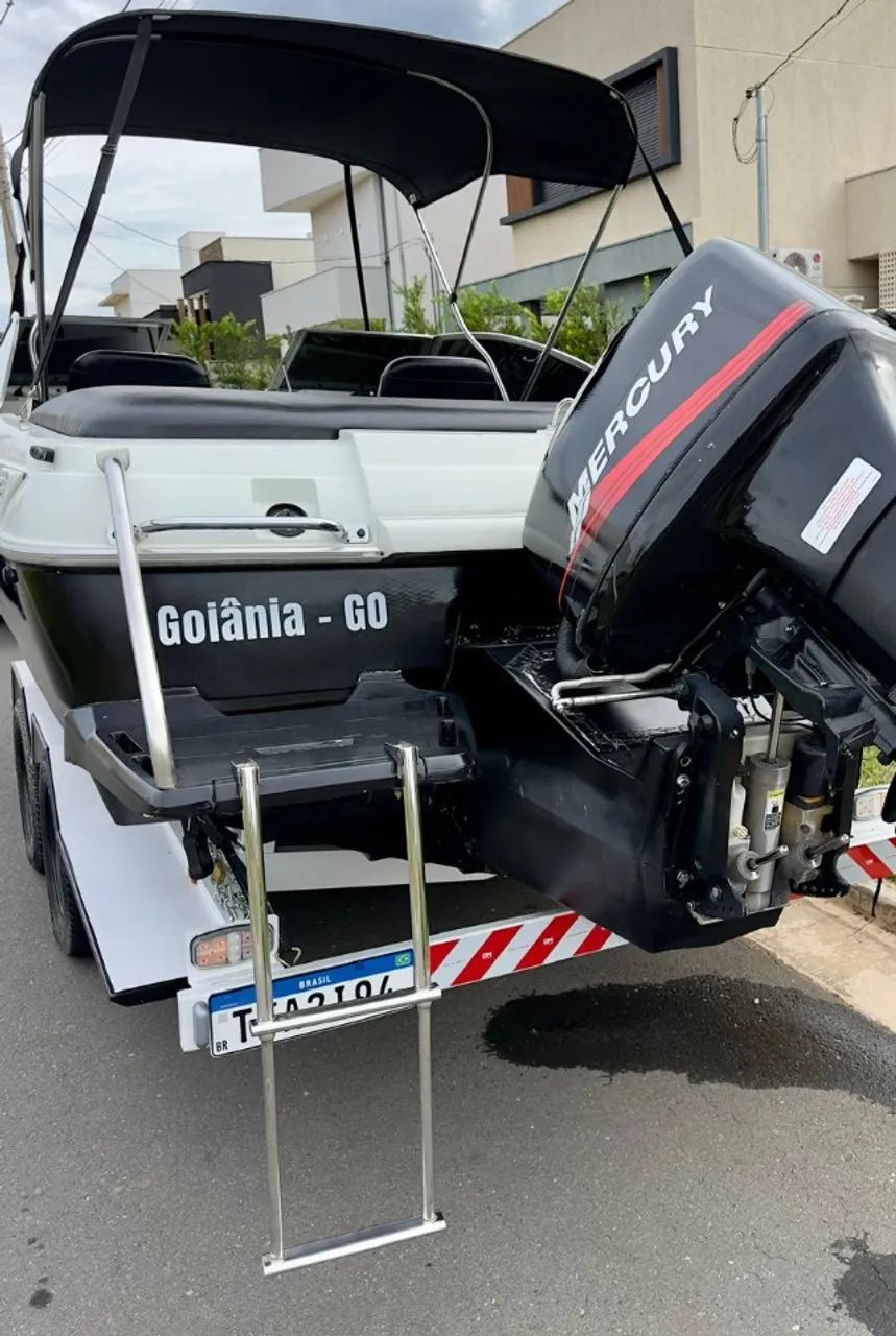 Lancha Ventura Confort 21 pés, motor Mercury 200hp V6 - Foto 10