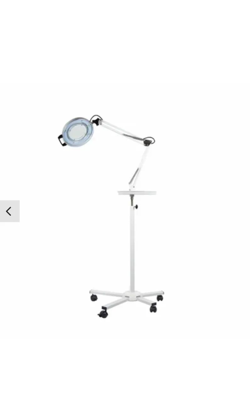 Lupa tripé com bandeira e rodinhas  Aceito propostas