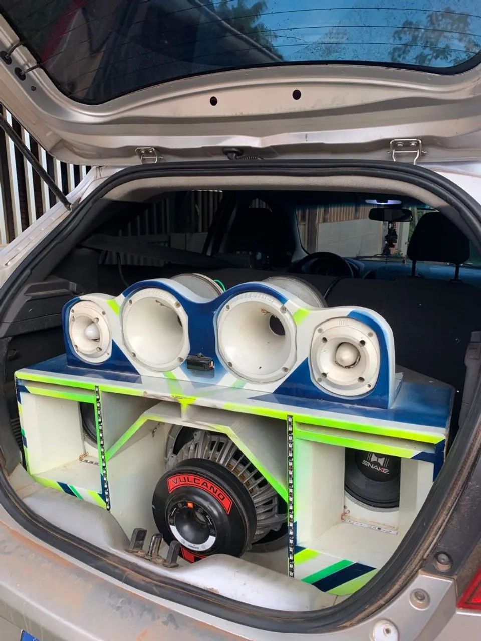 Som automotivo completo