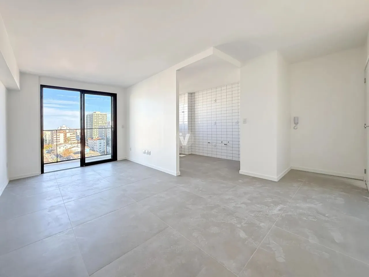Apartamento novo 2 dormitórios com suíte, andar alto e infra completa, no Centro