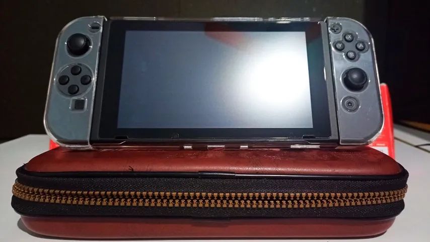 Nintendo Switch Completo 32gb e Zelda Botw + 670 em acessorios (POUCO USADO) - Foto 4