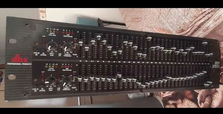 Equalizador DBX Profissional 2231