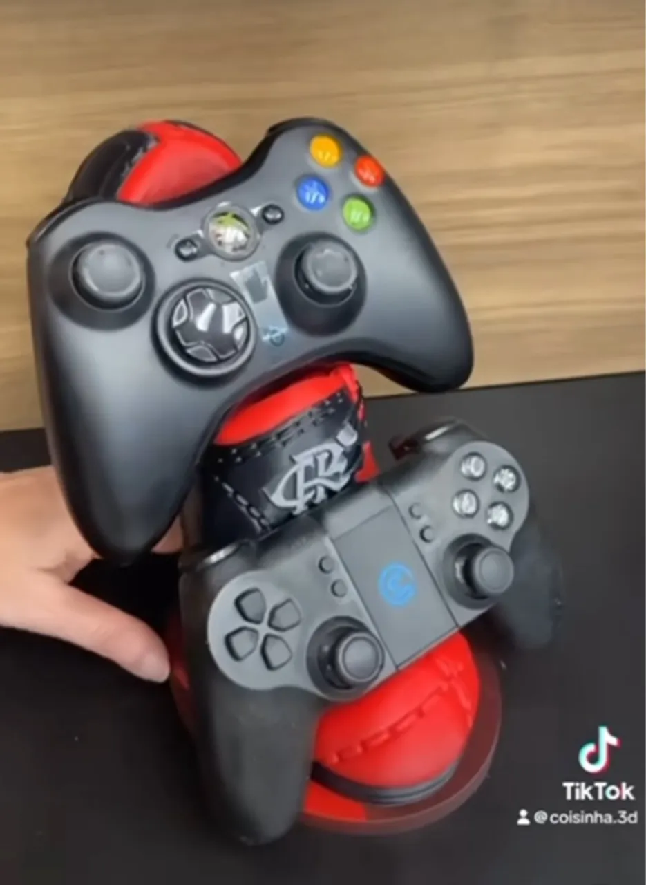 Suportes, acessórios e muitos outros objetos e itens para jogos, etc.