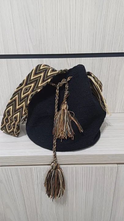 Bolsa Wayuu de ombro com alça colorida