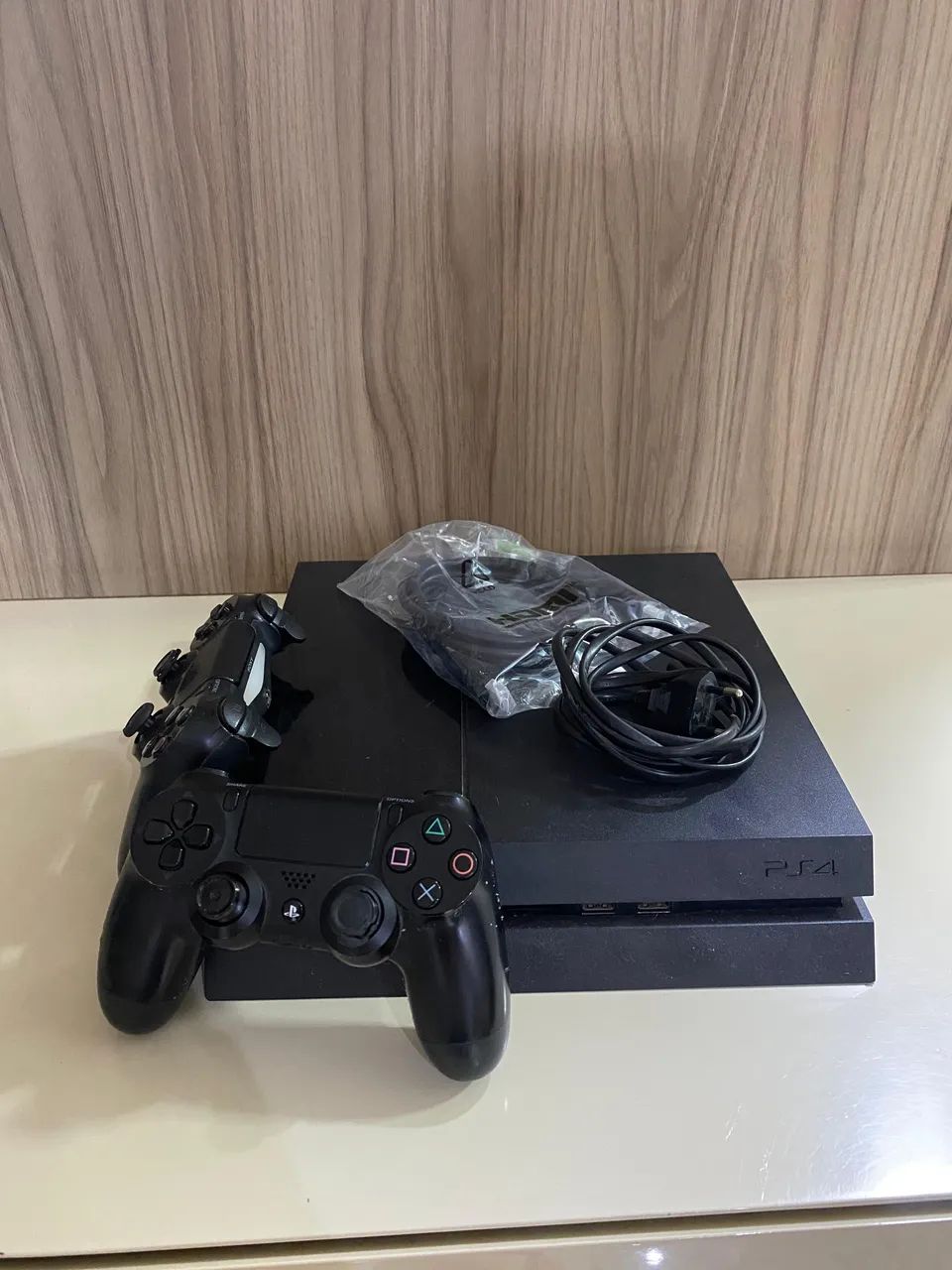 PS4 pro 本体 500GB Ps4 Pro 500gb Seminovo + 2 Jogos Físicos Brinde Garantia Nf Preto