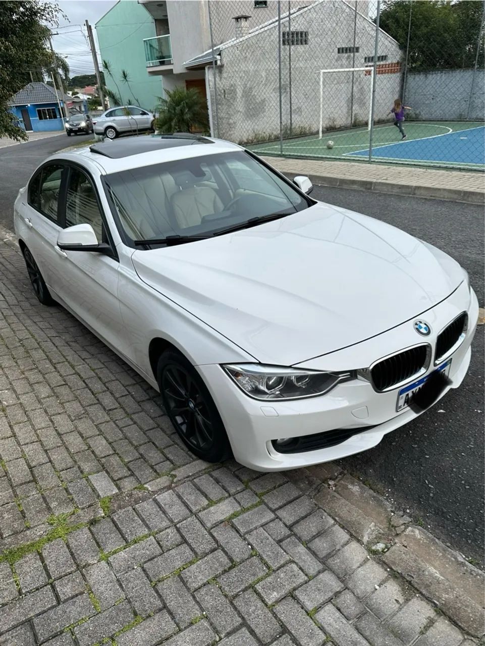 BMW 328i com teto solar abaixo da fipe