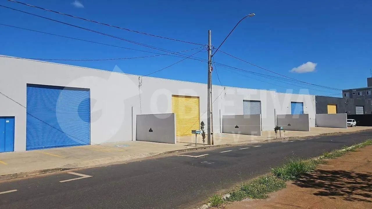 Excelente galpão comercial novo em estilo loja com bela fachada no bairro Shopping Park di - Foto 4
