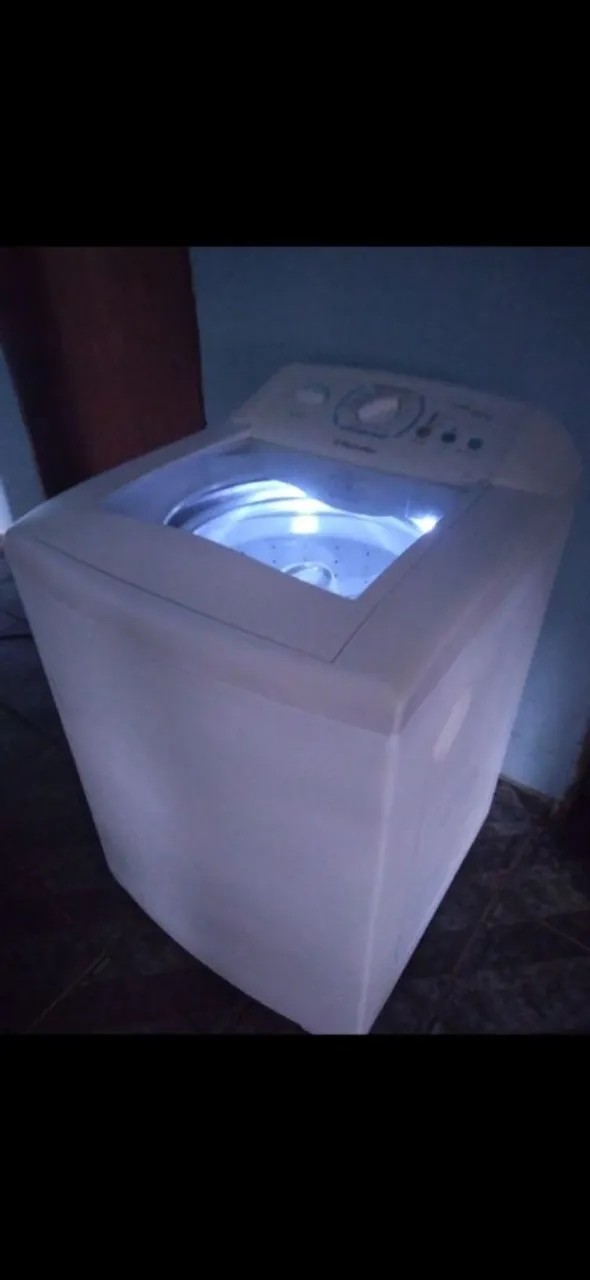 Máquina de Lavar Roupa - Semi Nova - Ótimo Estado