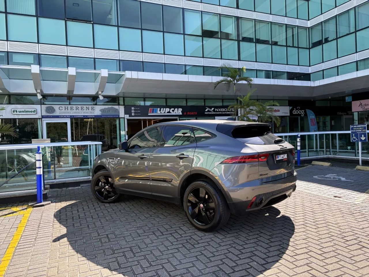 Jaguar E-Pace S 2.0 AWD 249cv Flex AUT 2019 - Foto 3
