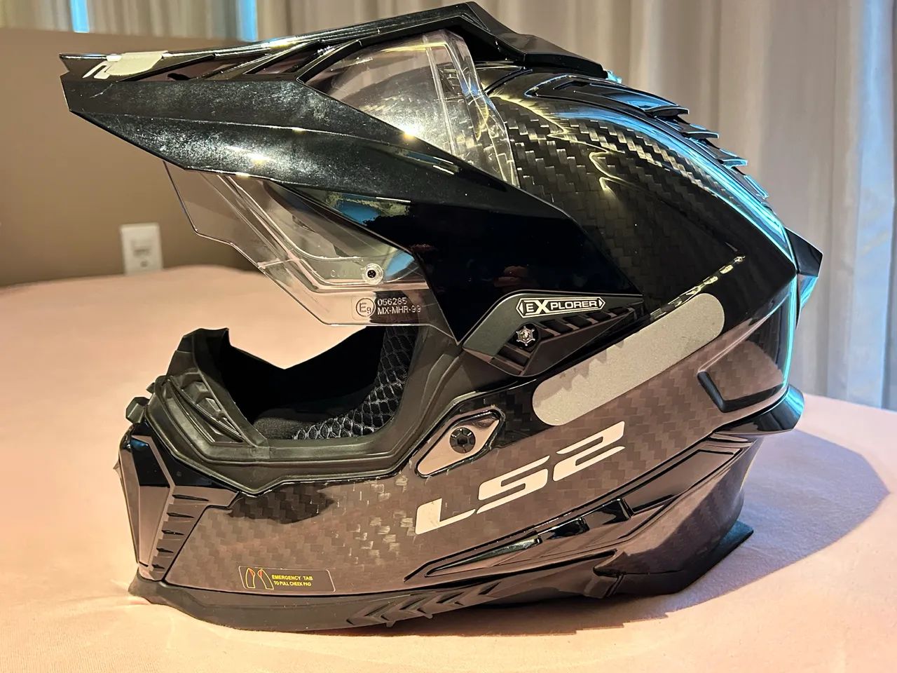 Capacete LS2 Explorer Solid Carbon
