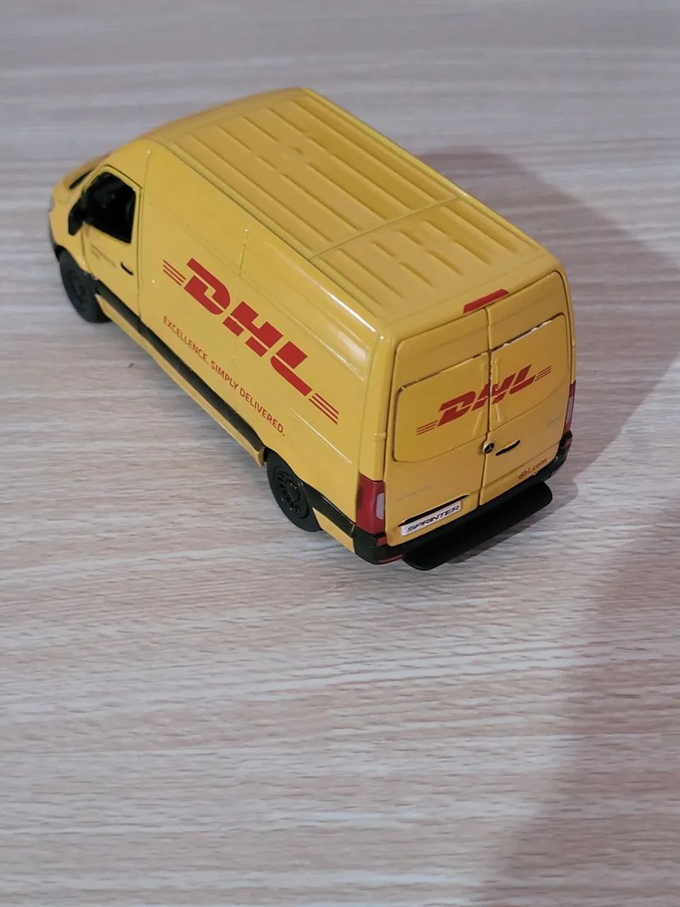 Miniatura de carro DHL - Foto 2