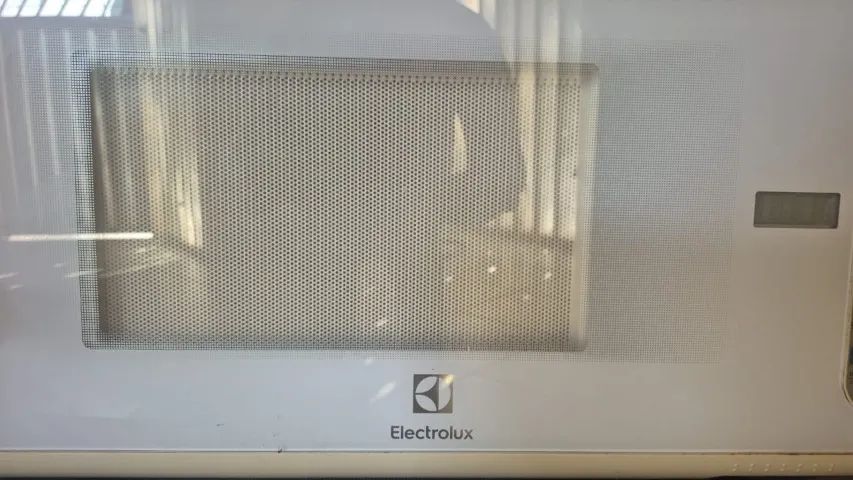 Vendo Microondas da Eletrolux com defeito