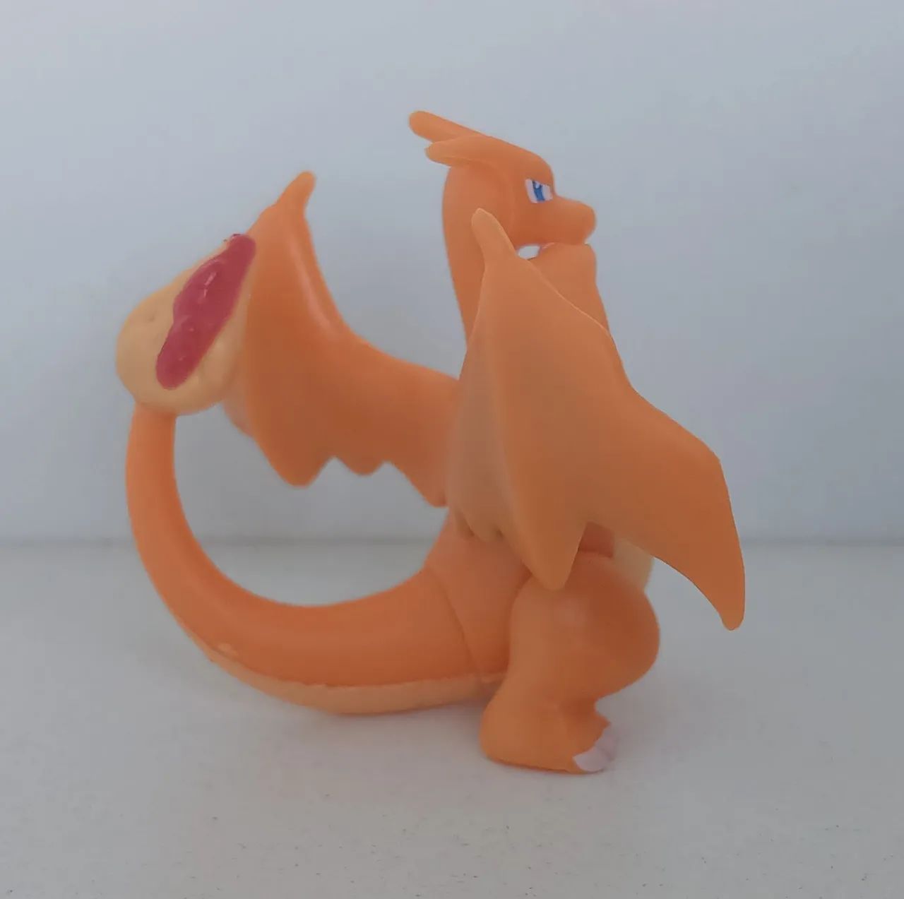 BONECO ACTION FIGURE MINIATURA POKEMON CHARIZARD - Foto 2