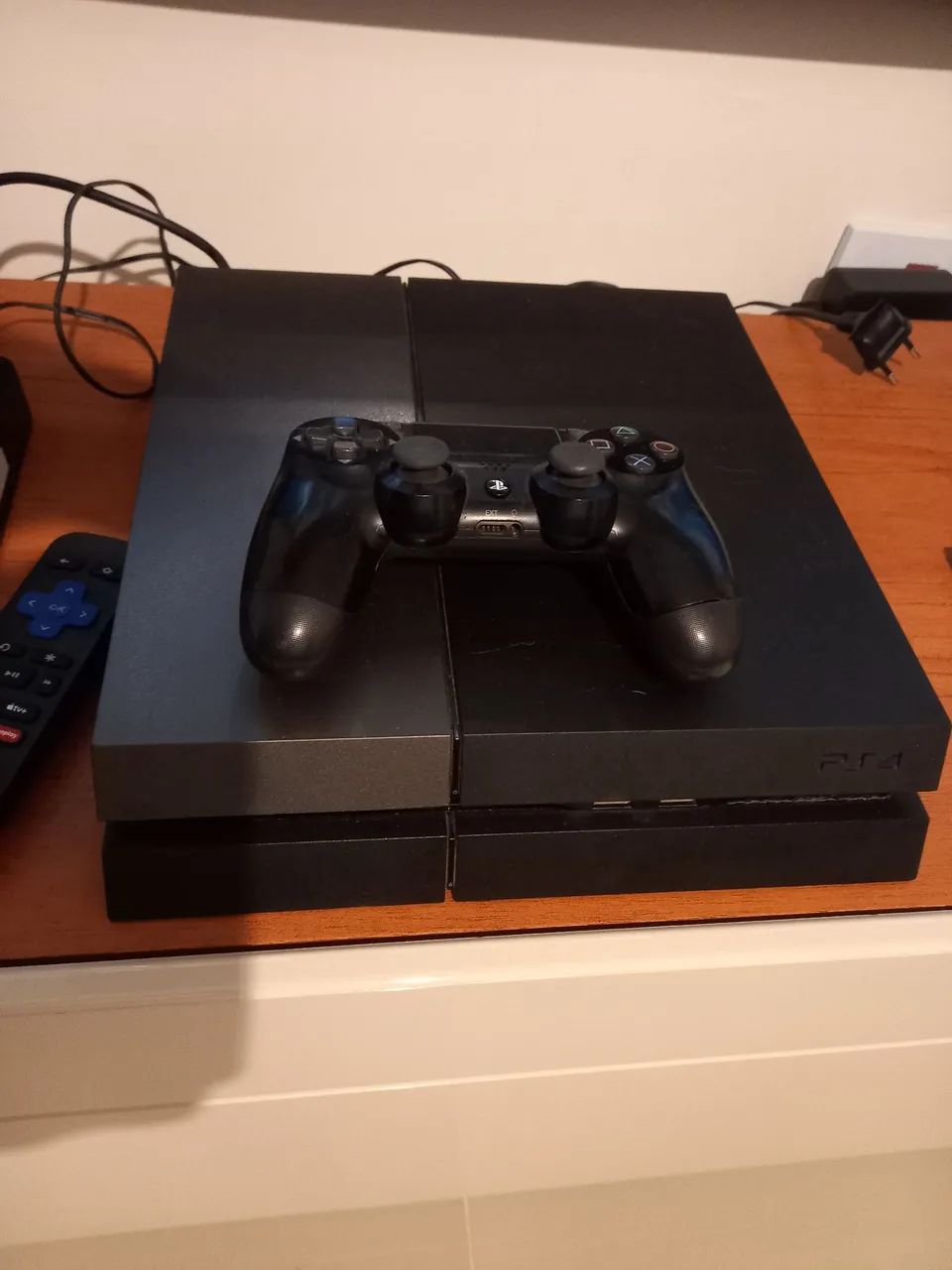PS4 com 1 controle e 4 jogos - Foto 5