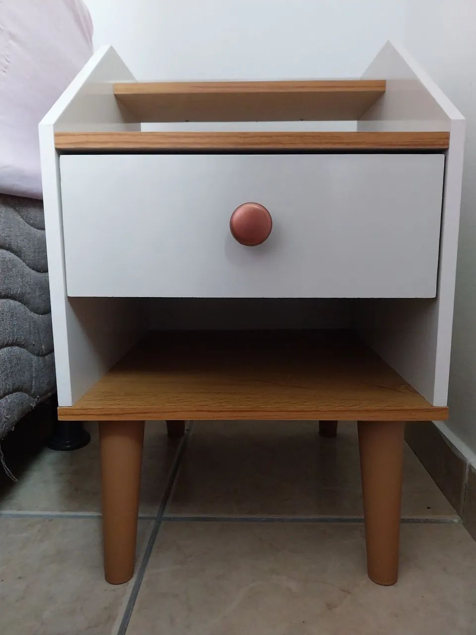 Mesa de cabeceira retrô - Foto 2