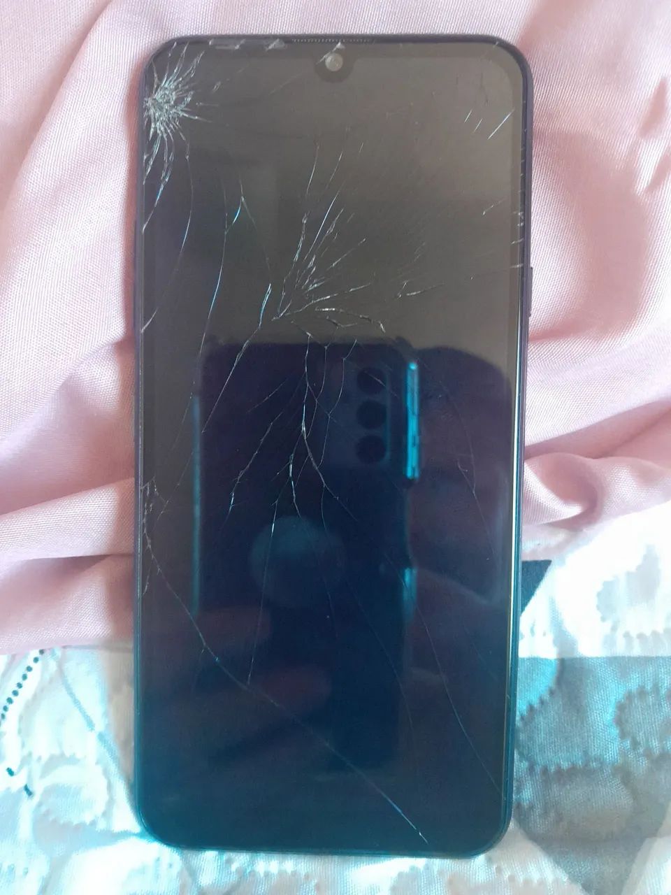 Celular LG K40S funcionando perfeitamente só a tela trincada  - Foto 2