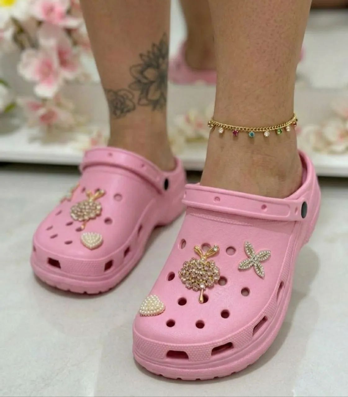Crocs Plataforma Decorativa TAM35 - Foto 2