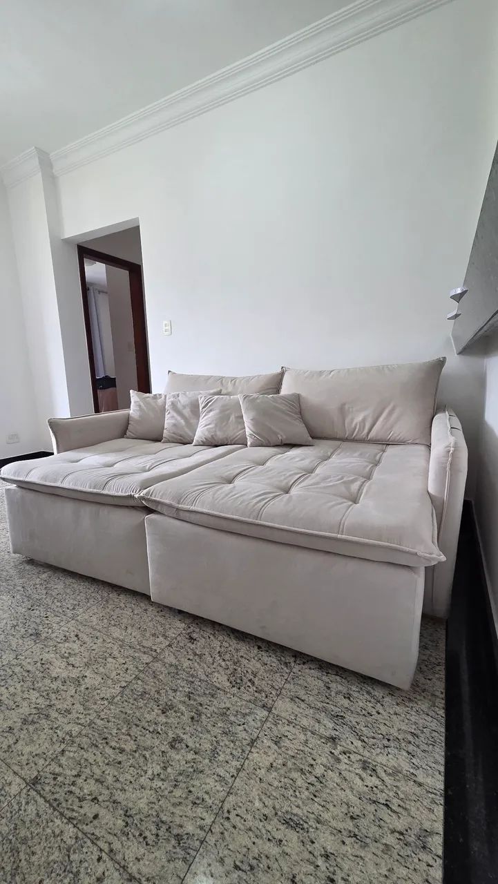 Sofá Retrátil 2 mts,  6 meses de uso!! Impecável